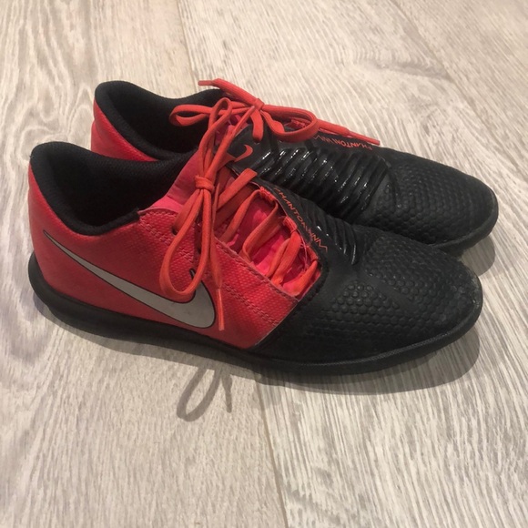 Nike indoor soccer cleats - Picture 1 of 6